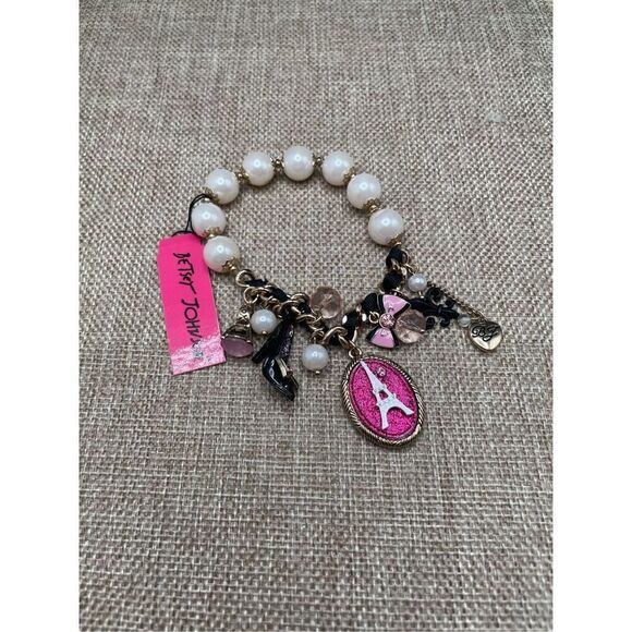 NWT Betsey Johnson Paris Is Always A Good Idea Fabulous Paris Charm Bracelet - Picture 1 of 9